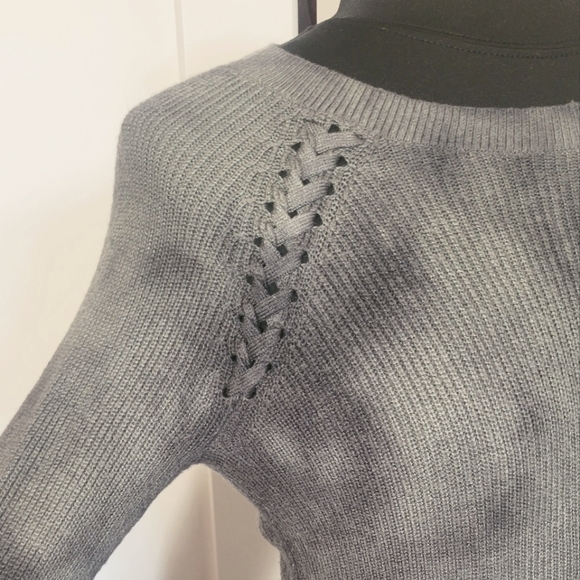 American Eagle AEO olive green sweater braid accent - Picture 2 of 8